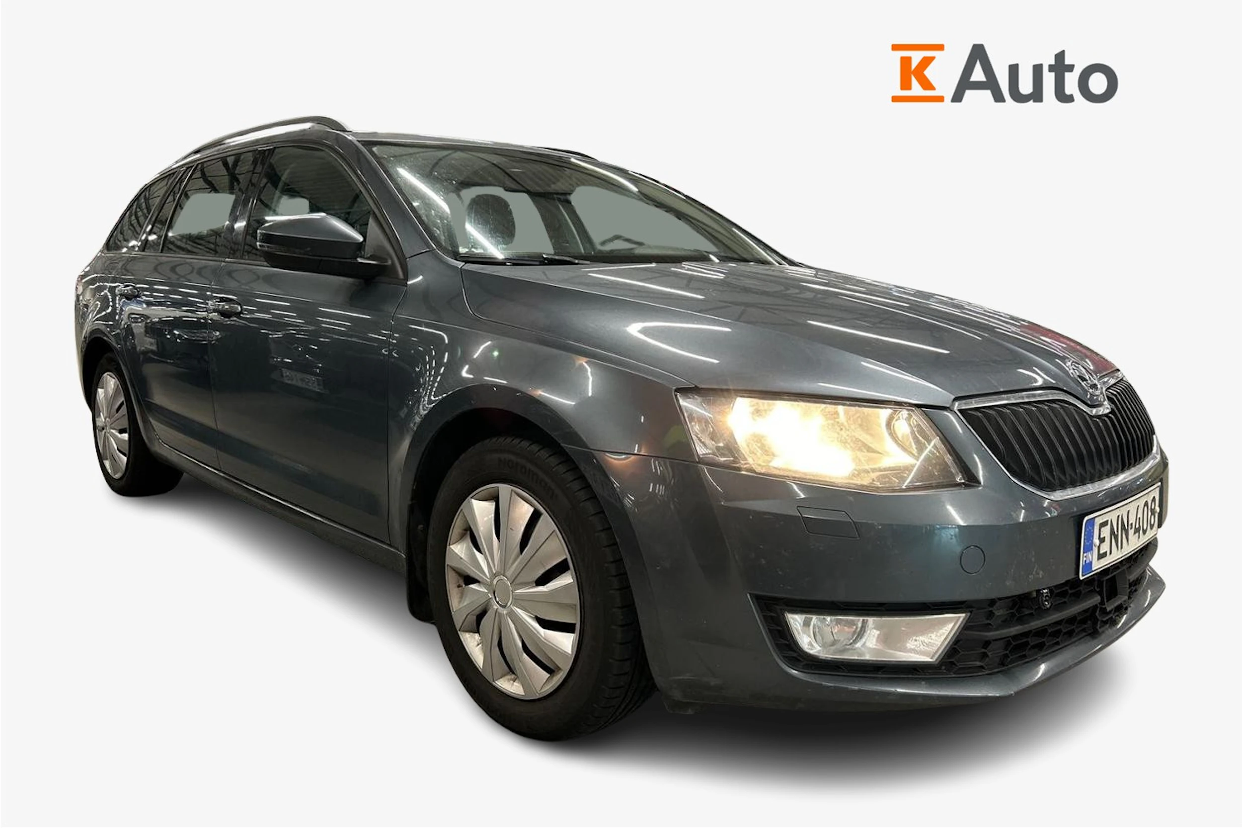 harmaa Skoda Octavia 2015 kuva 1.