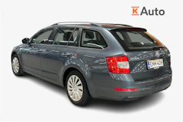 harmaa Skoda Octavia 2015 kuva 2.
