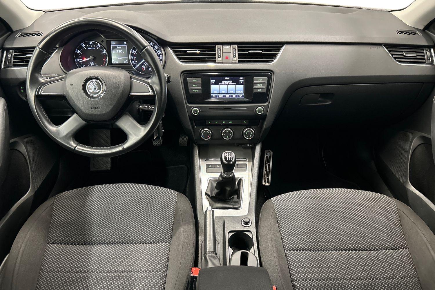 Skoda Octavia Combi 1,2 TSI Ambition 2015, kuva 7/20