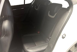 Valkoinen Skoda OCTAVIA 2015 kuva 10.