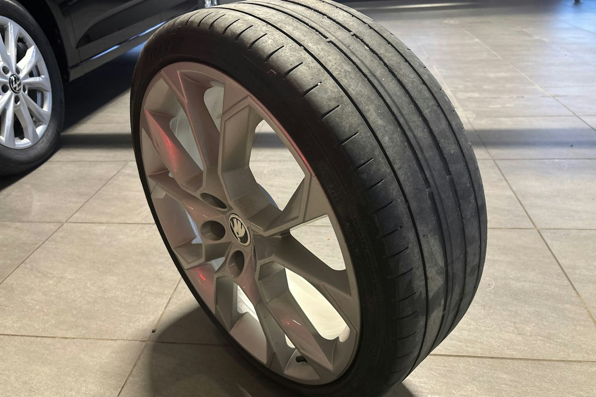 Valkoinen Skoda OCTAVIA 2015 kuva 14.