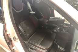 Valkoinen Skoda OCTAVIA 2015 kuva 15.