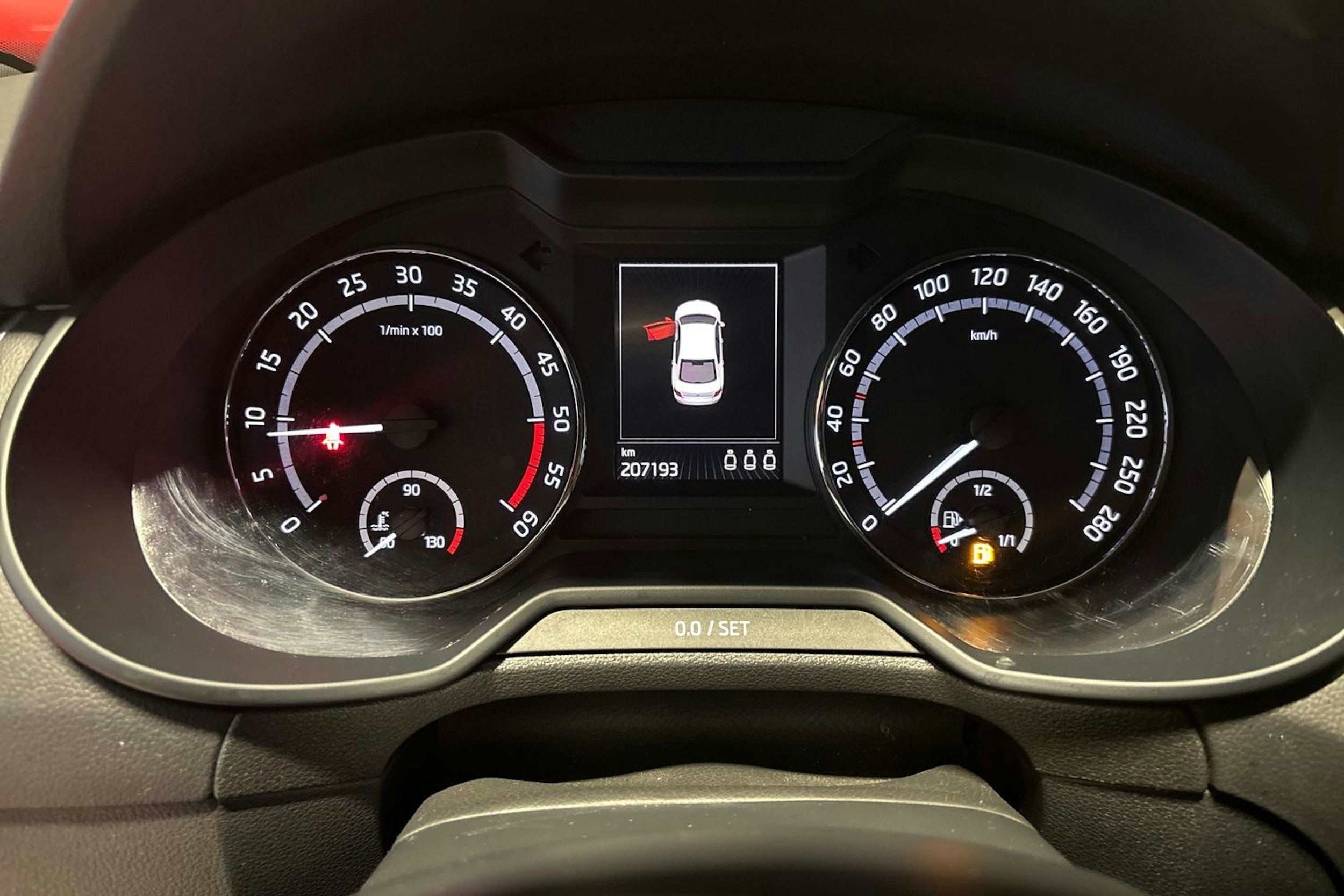 Valkoinen Skoda OCTAVIA 2015 kuva 16.