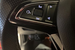 Valkoinen Skoda OCTAVIA 2015 kuva 17.