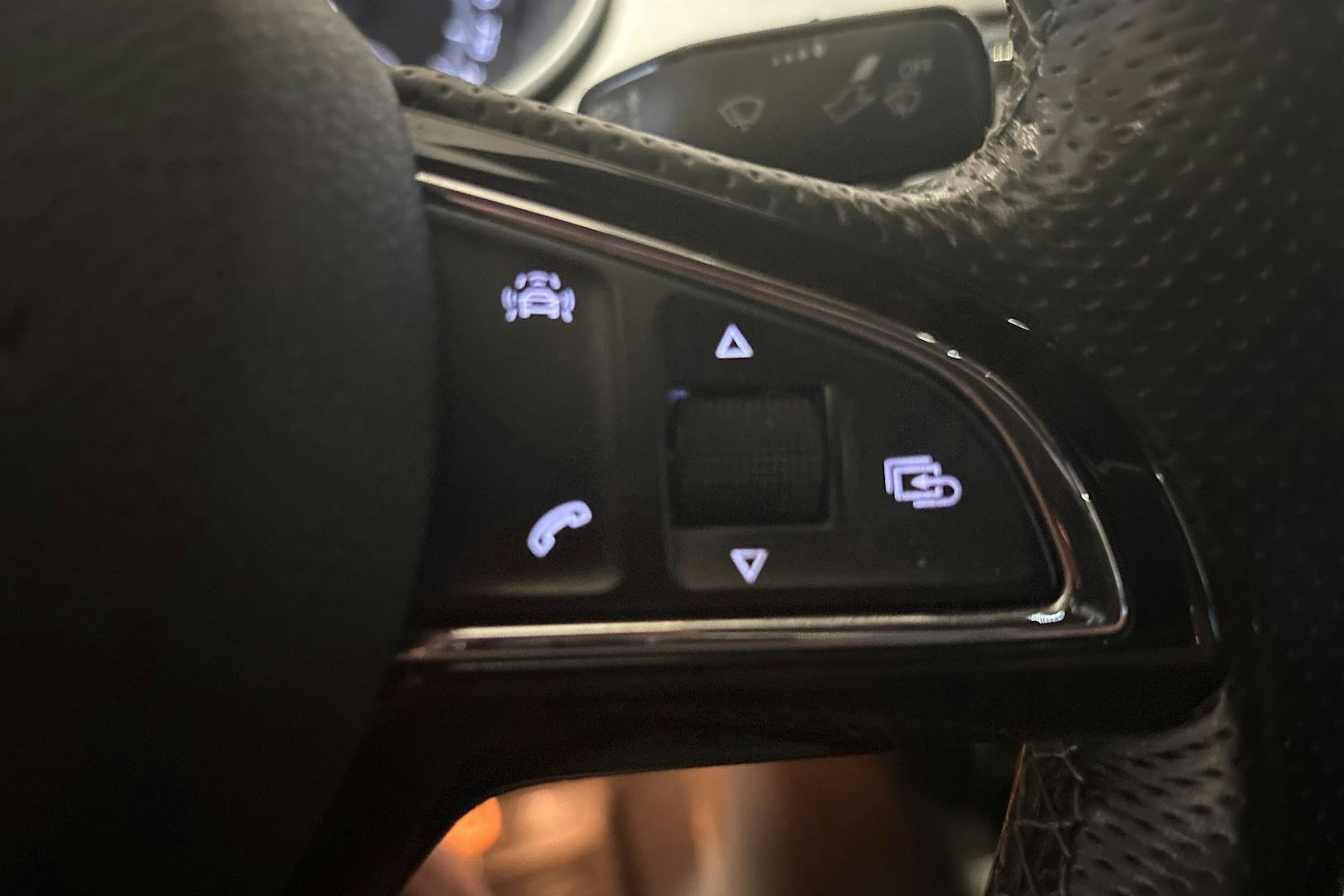 Valkoinen Skoda OCTAVIA 2015 kuva 18.