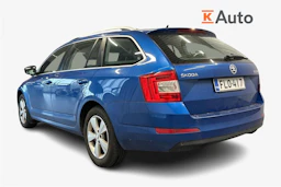 sininen Skoda Octavia 2015 kuva 2.