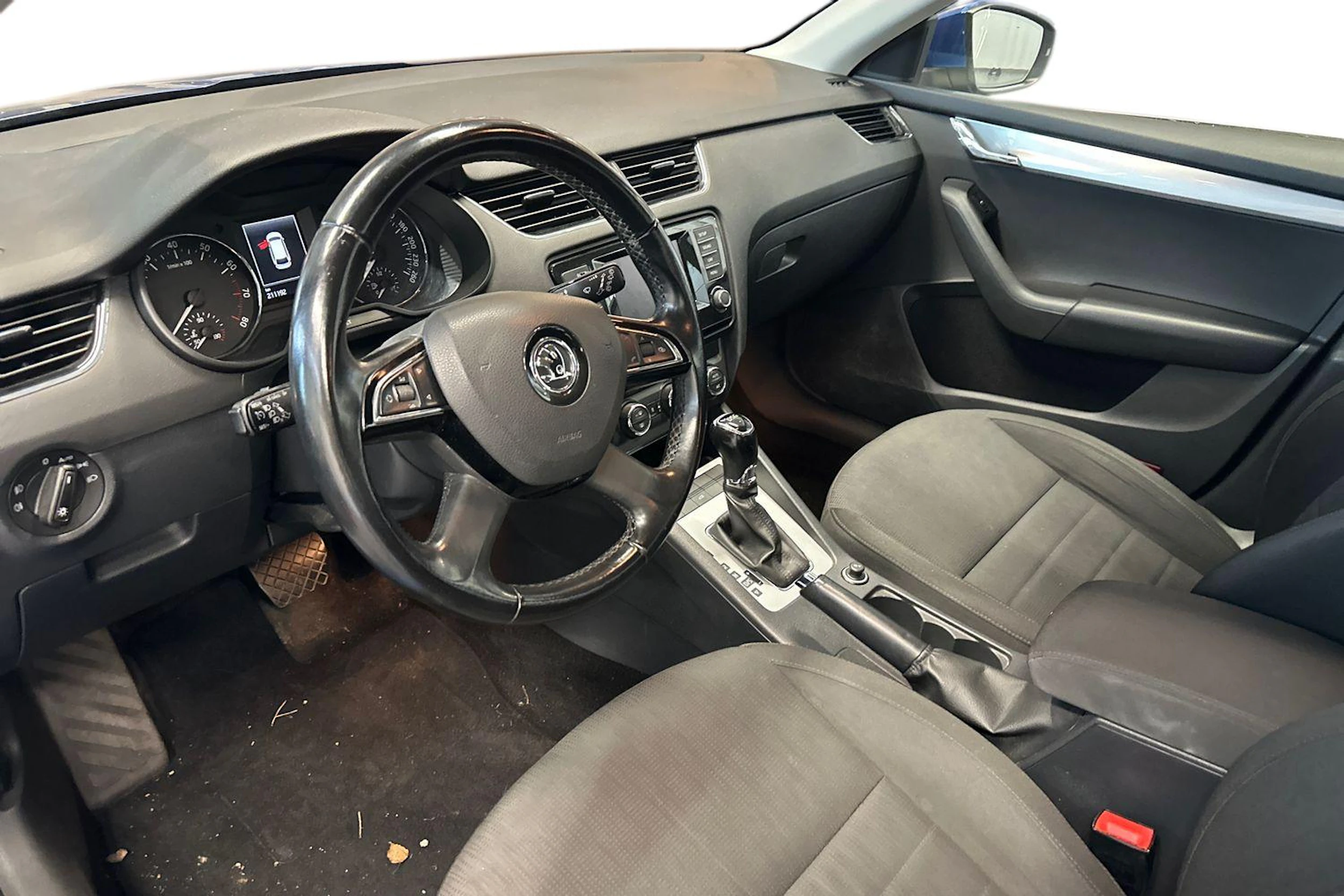 sininen Skoda Octavia 2015 kuva 3.