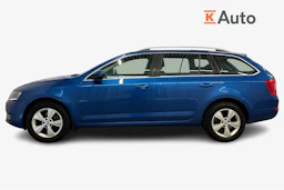 sininen Skoda Octavia 2015 kuva 5.