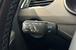 sininen Skoda Octavia 2015 kuva 17.