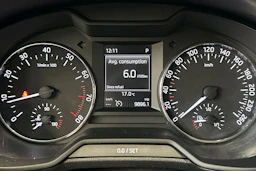 sininen Skoda Octavia 2015 kuva 20.