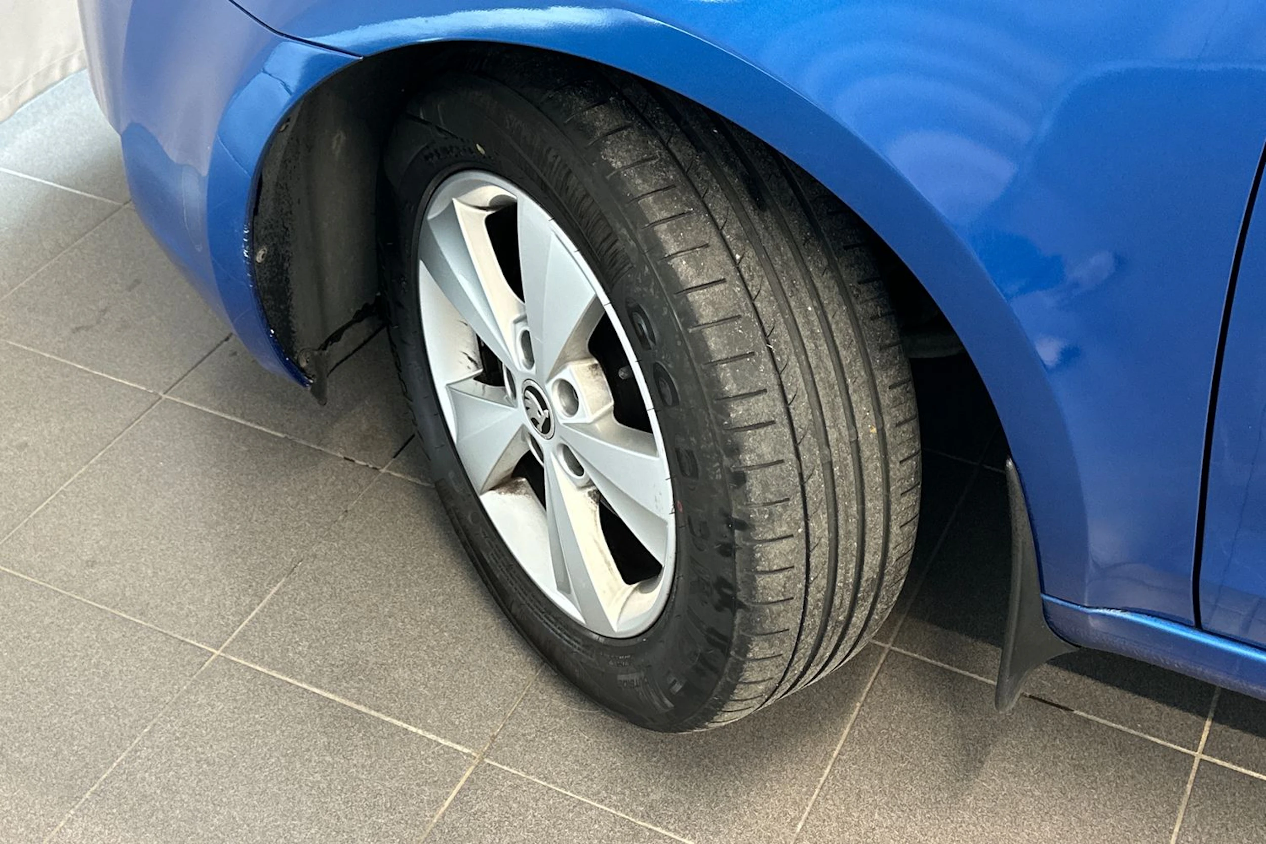 sininen Skoda Octavia 2015 kuva 26.