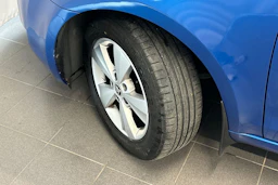 sininen Skoda Octavia 2015 kuva 26.
