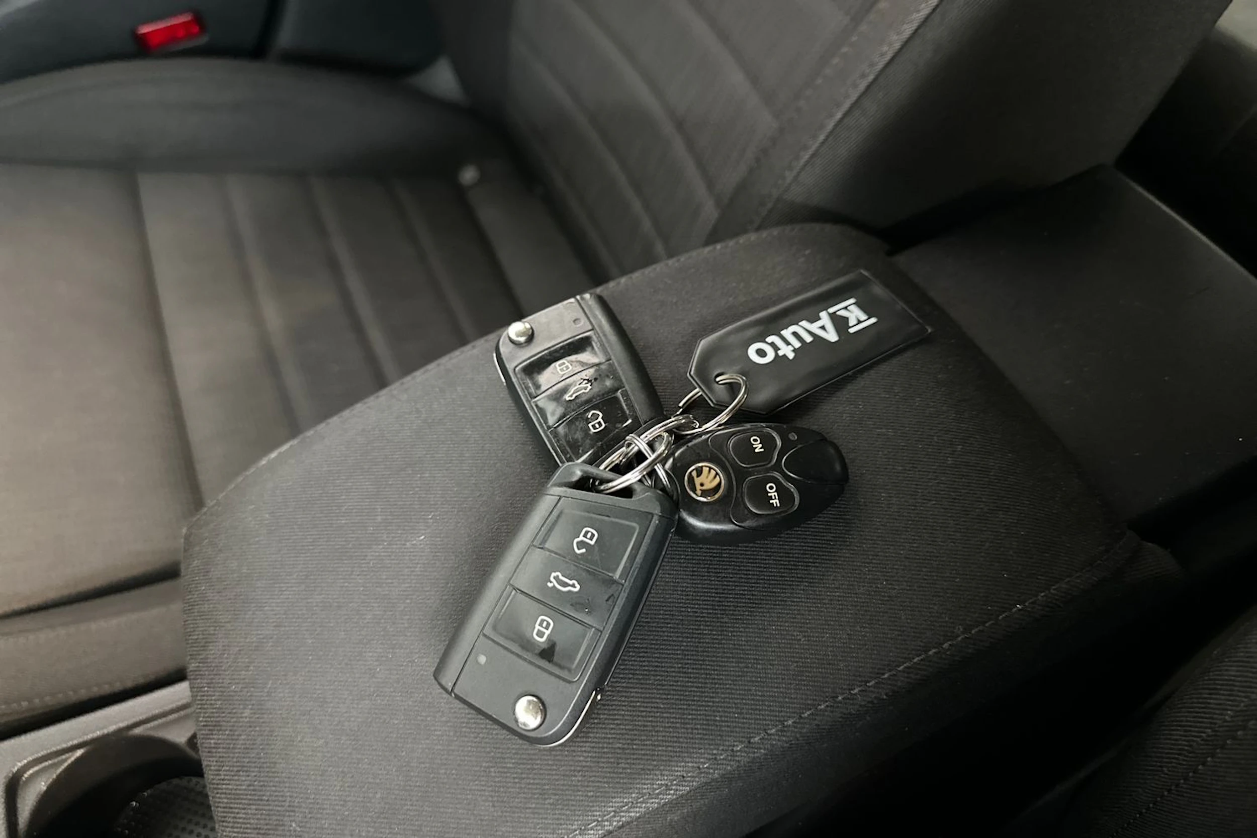 sininen Skoda Octavia 2015 kuva 29.