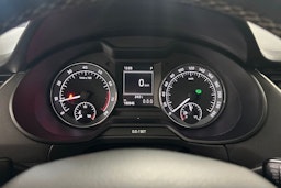 musta Skoda Octavia 2015 kuva 17.