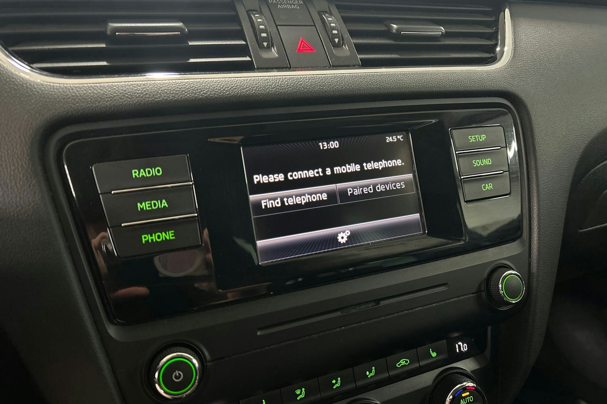 musta Skoda Octavia 2015 kuva 20.