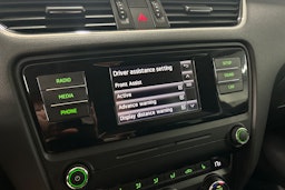 musta Skoda Octavia 2015 kuva 21.