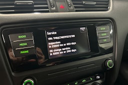 musta Skoda Octavia 2015 kuva 22.