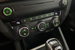 musta Skoda Octavia 2015 kuva 23.