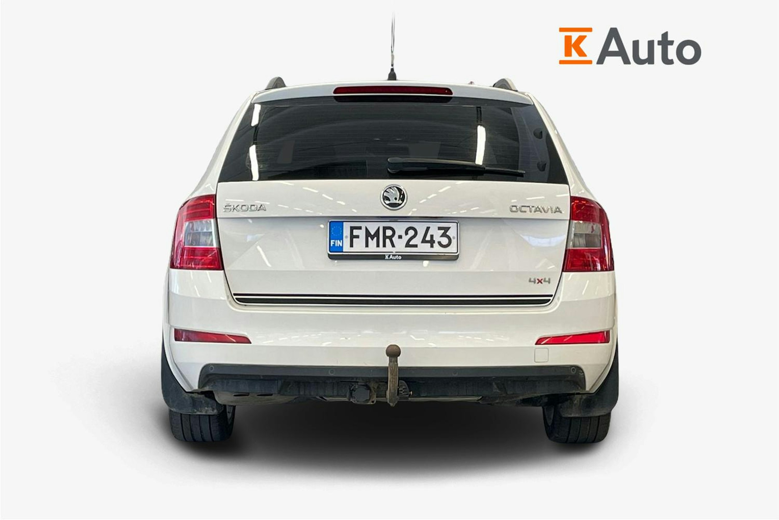 valkoinen Skoda Octavia 2015 kuva 3.