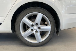 valkoinen Skoda Octavia 2015 kuva 13.