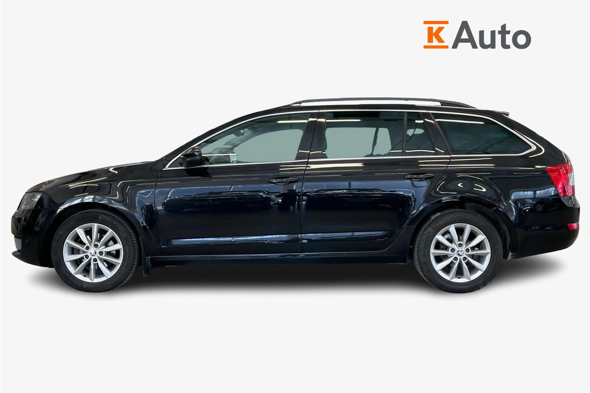 musta Skoda Octavia 2015 kuva 7.