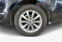 musta Skoda Octavia 2015 kuva 12.