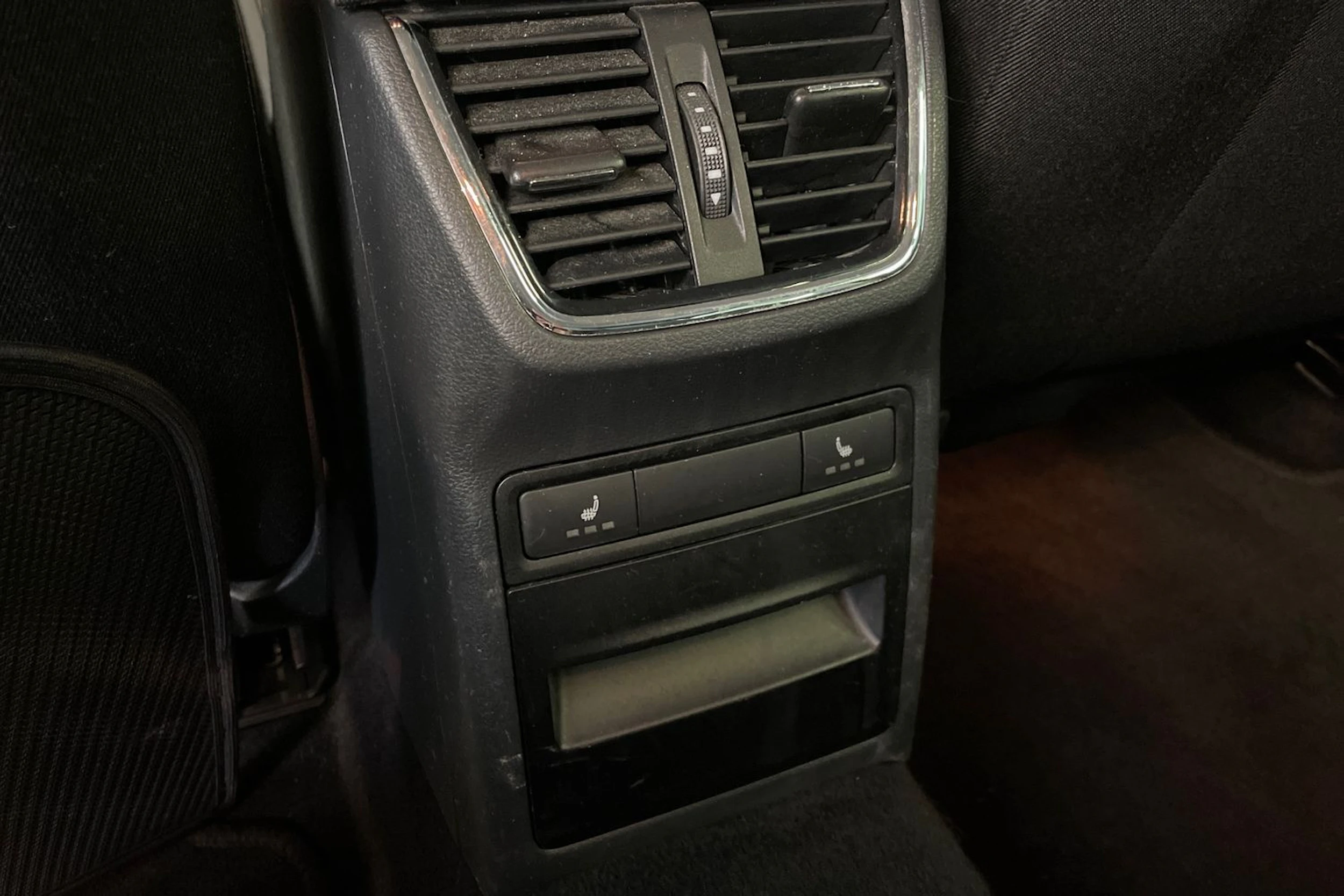 musta Skoda Octavia 2015 kuva 15.