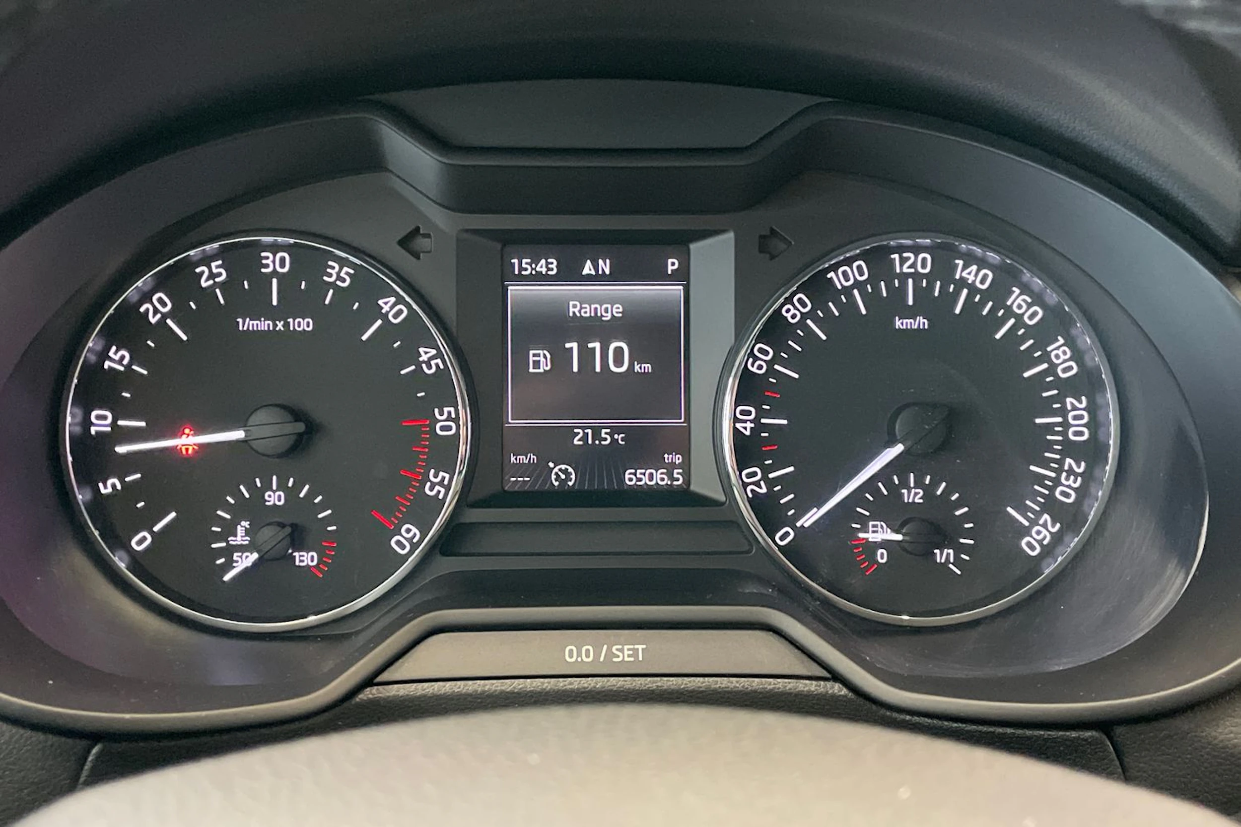 musta Skoda Octavia 2015 kuva 24.