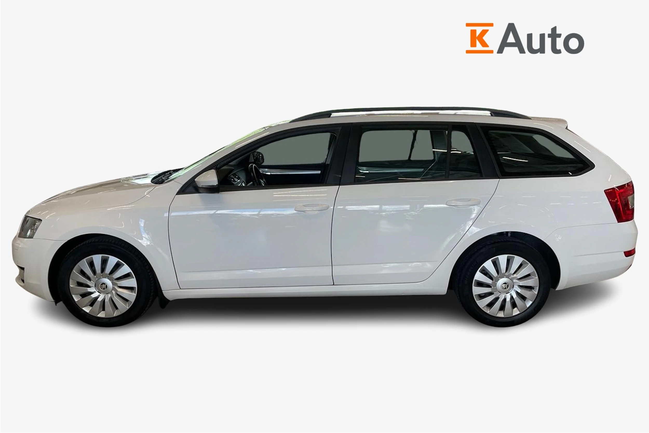 valkoinen Skoda Octavia 2015 kuva 5.