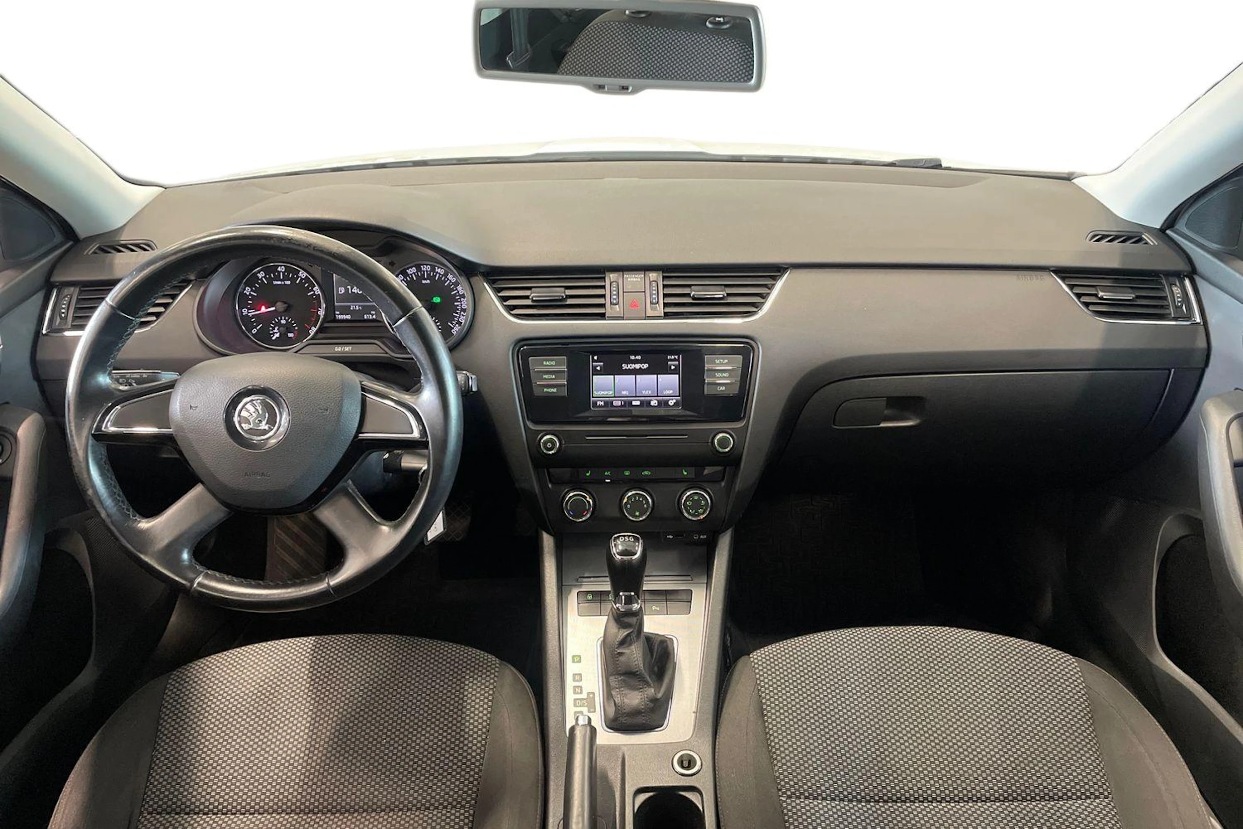 valkoinen Skoda Octavia 2015 kuva 7.