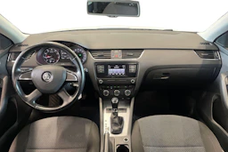 valkoinen Skoda Octavia 2015 kuva 7.