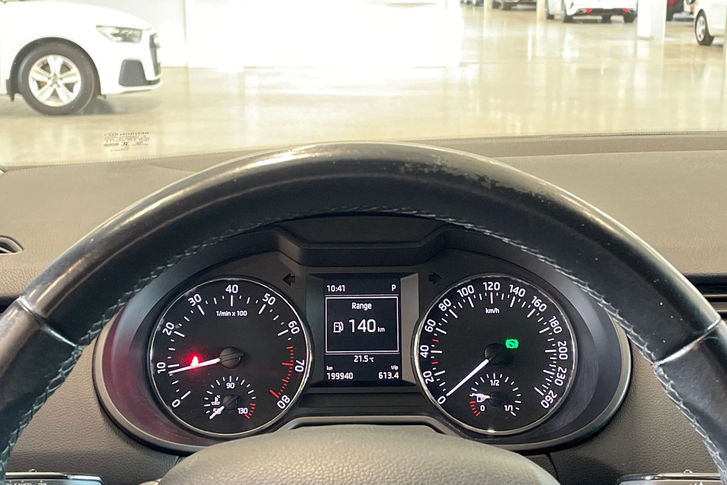 valkoinen Skoda Octavia 2015 kuva 13.