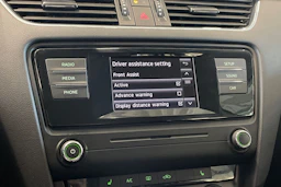 valkoinen Skoda Octavia 2015 kuva 18.