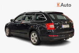 musta Skoda Octavia 2015 kuva 2.