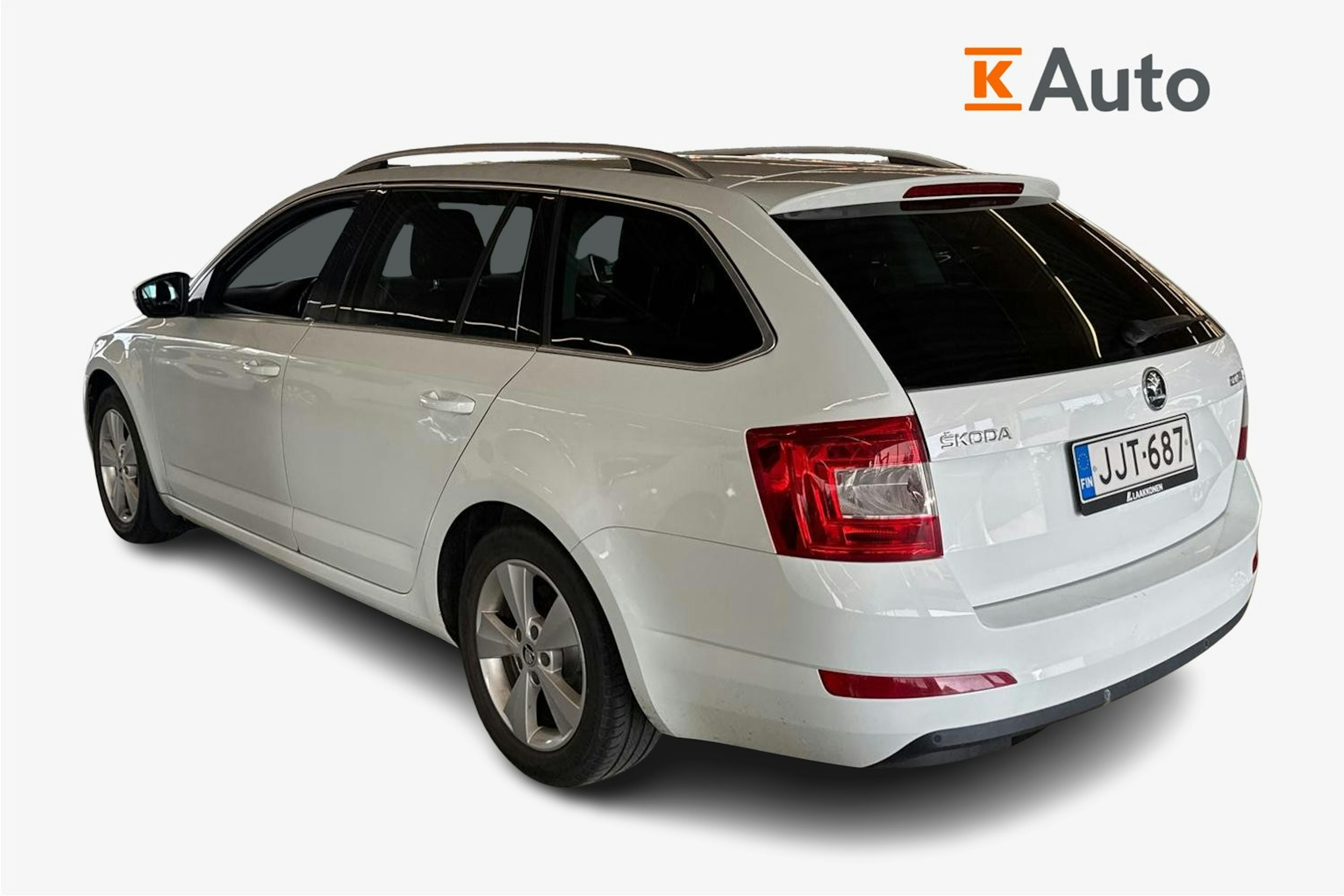 Valkoinen Skoda OCTAVIA 2015 kuva 2.