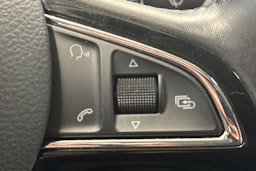Valkoinen Skoda OCTAVIA 2015 kuva 23.