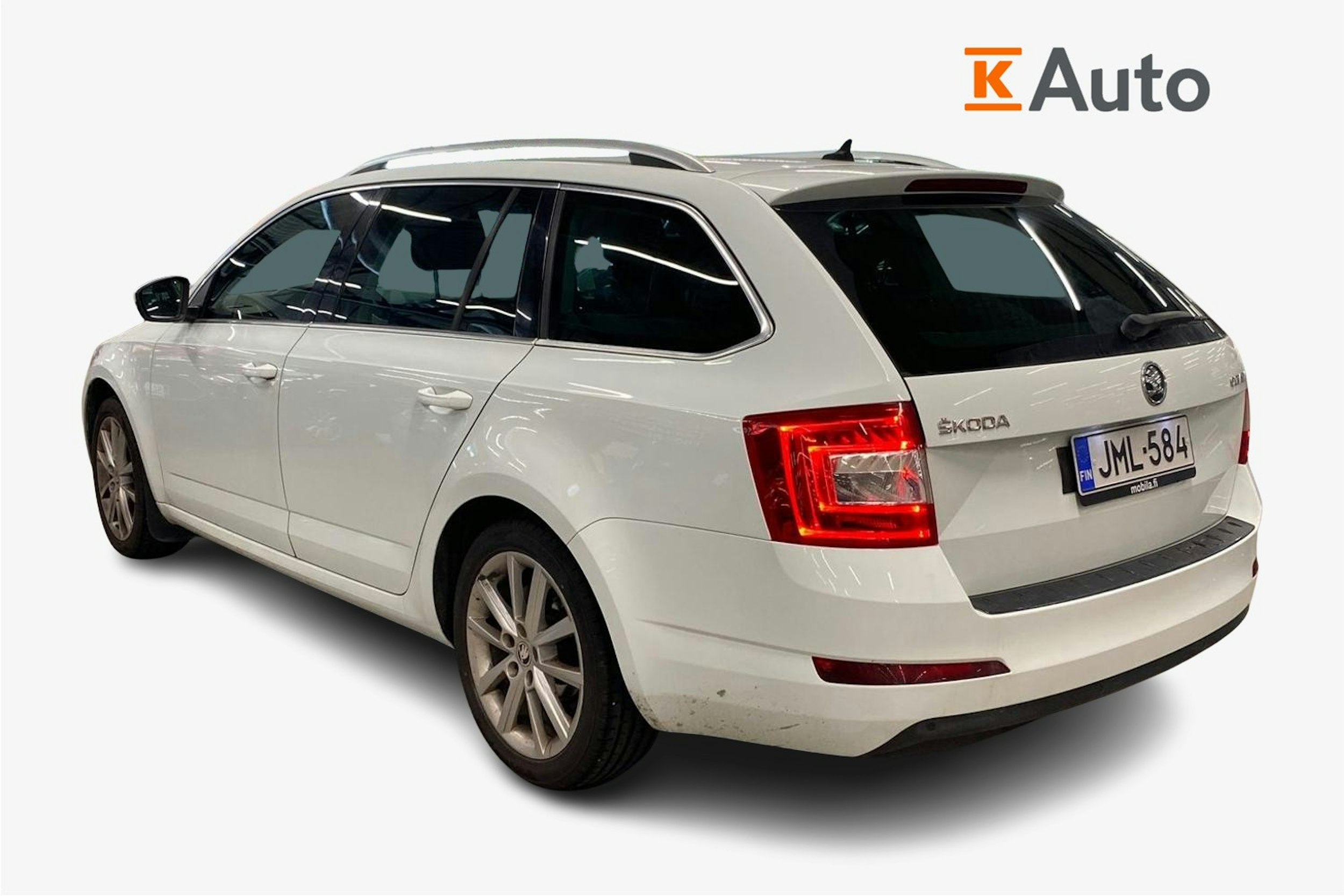 valkoinen Skoda Octavia 2015 kuva 2.