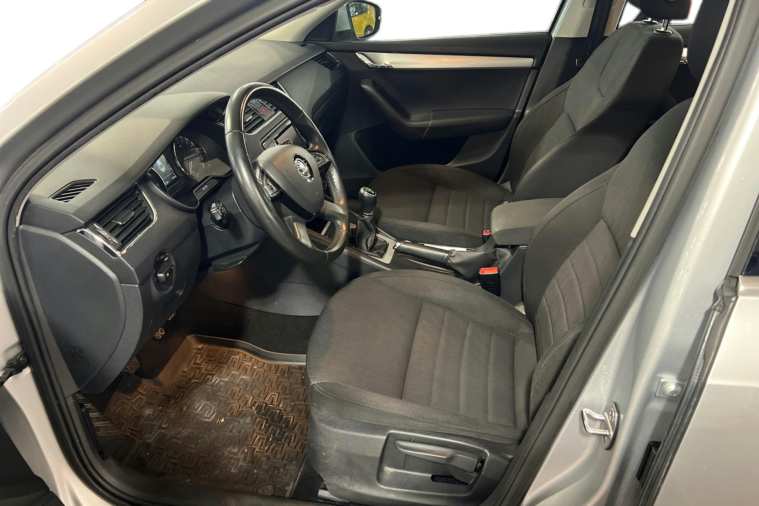 hopea Skoda Octavia 2015 kuva 7.