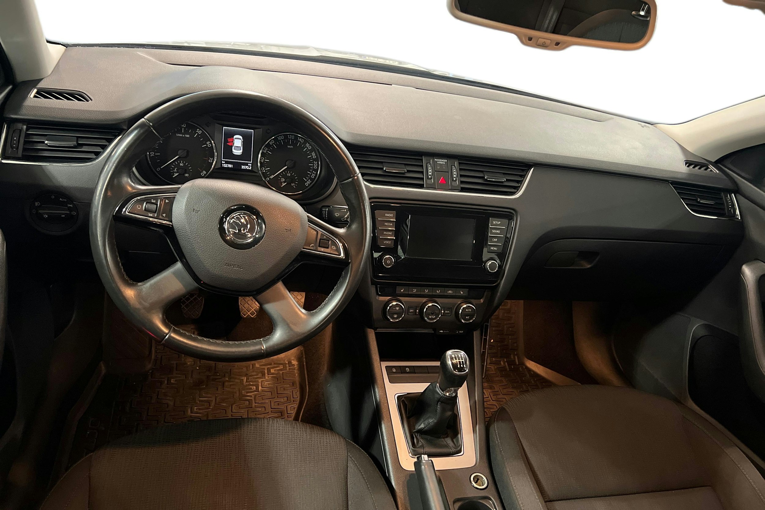 hopea Skoda Octavia 2015 kuva 9.