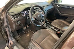 ruskea (beige) Skoda Octavia 2015 kuva 7.