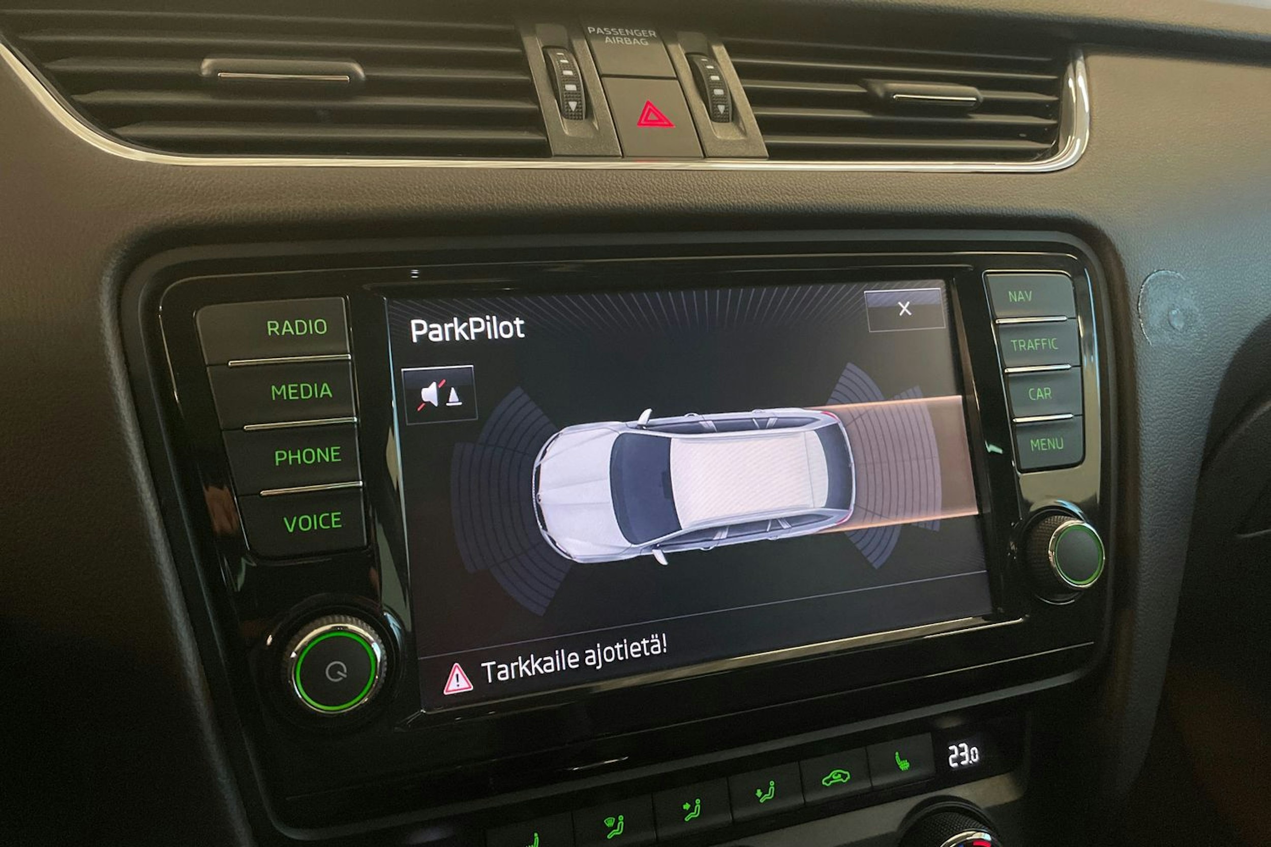 ruskea (beige) Skoda Octavia 2015 kuva 18.