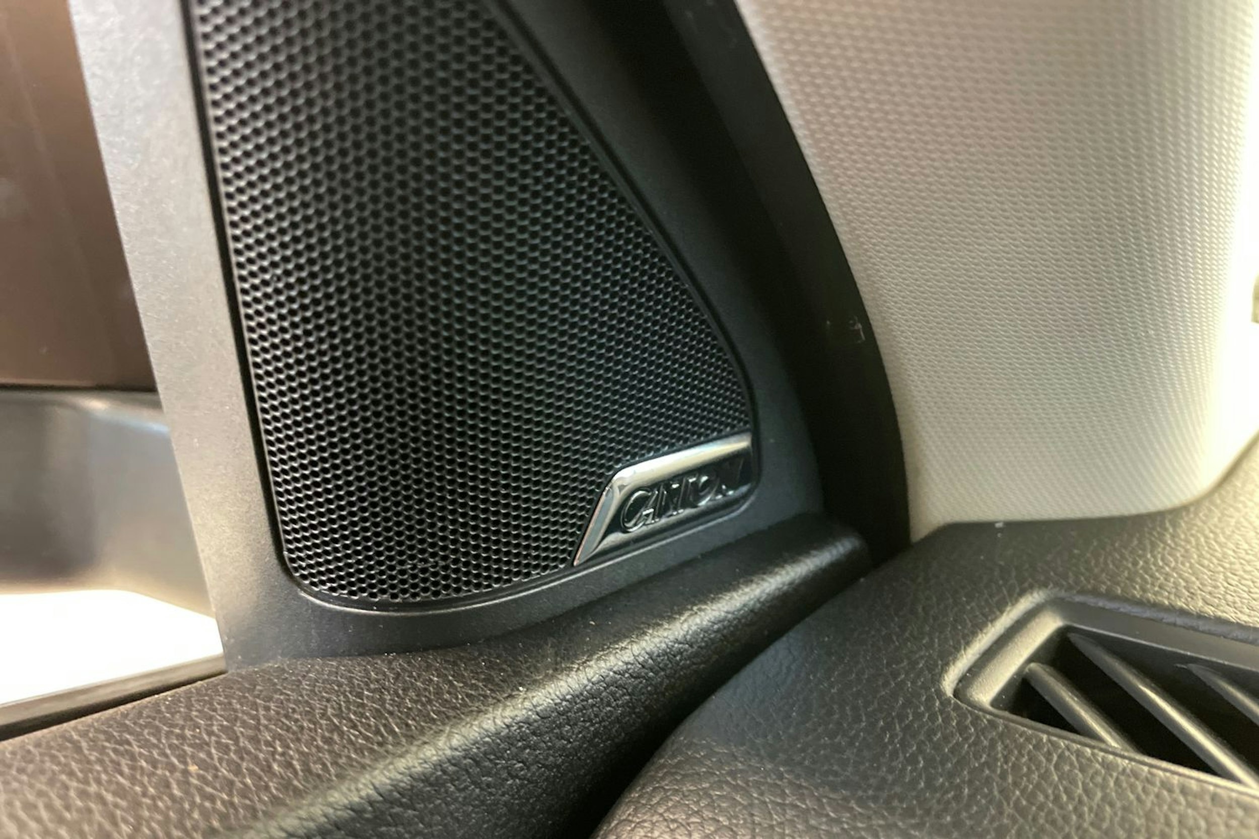 ruskea (beige) Skoda Octavia 2015 kuva 21.