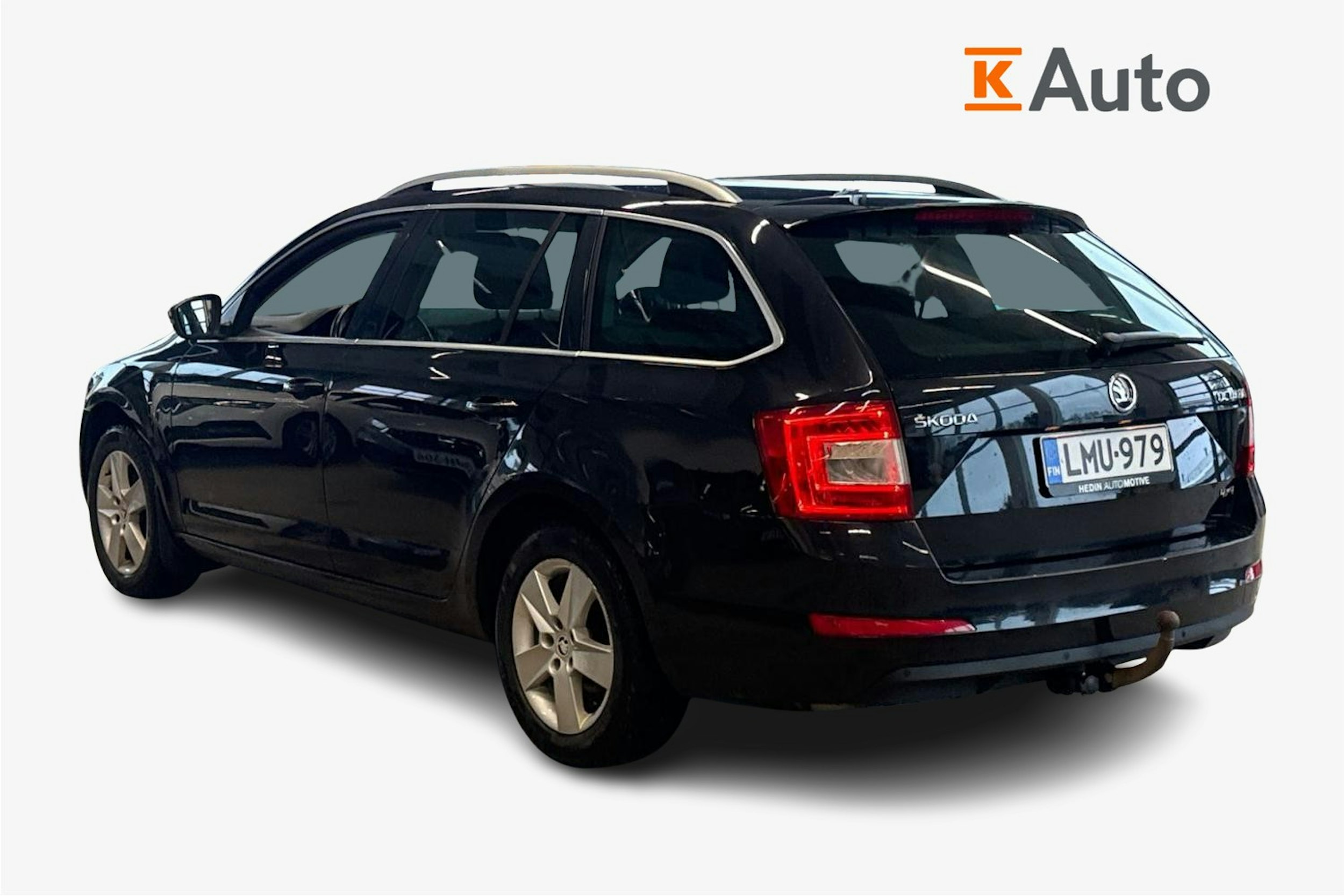 Musta Skoda OCTAVIA 2015 kuva 2.