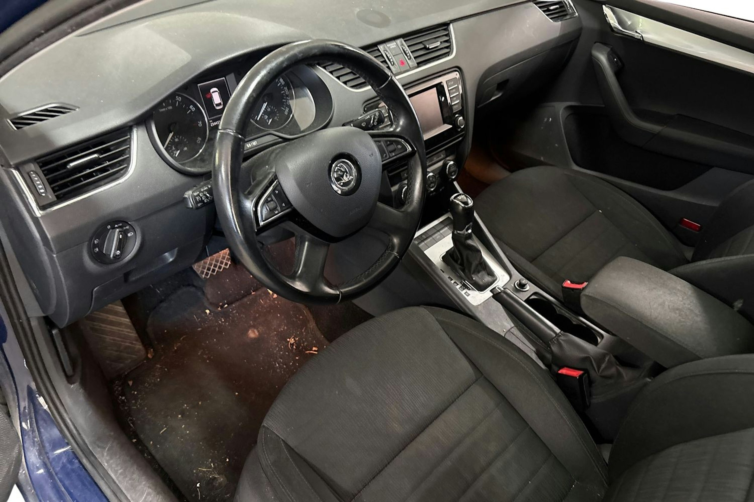 Sininen Skoda OCTAVIA 2015 kuva 3.