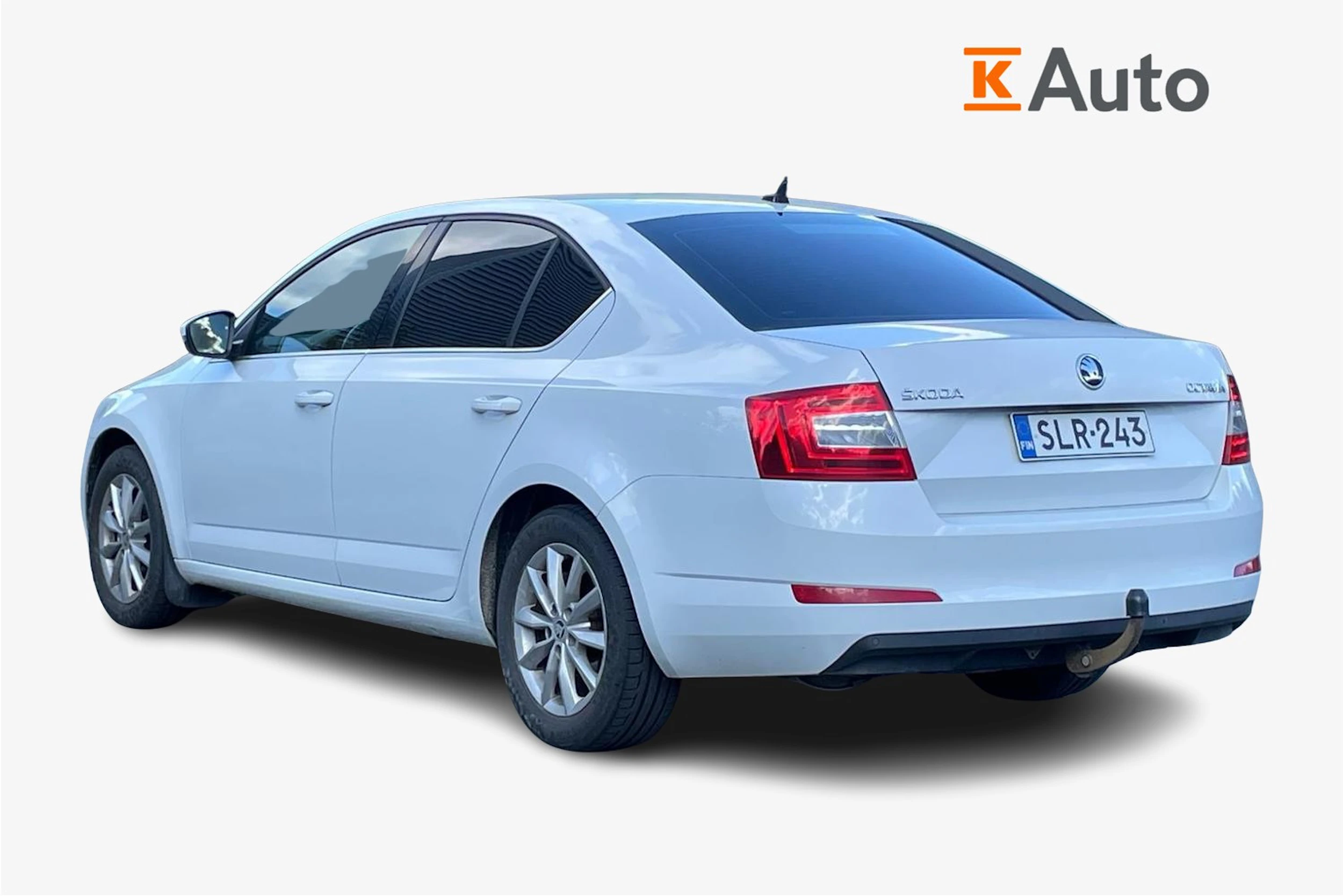 valkoinen Skoda Octavia 2015 kuva 2.