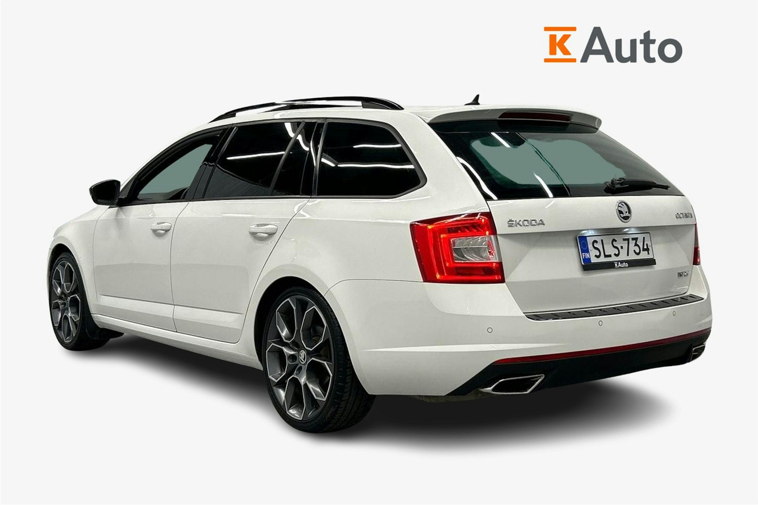 valkoinen Skoda Octavia 2015 kuva 2.