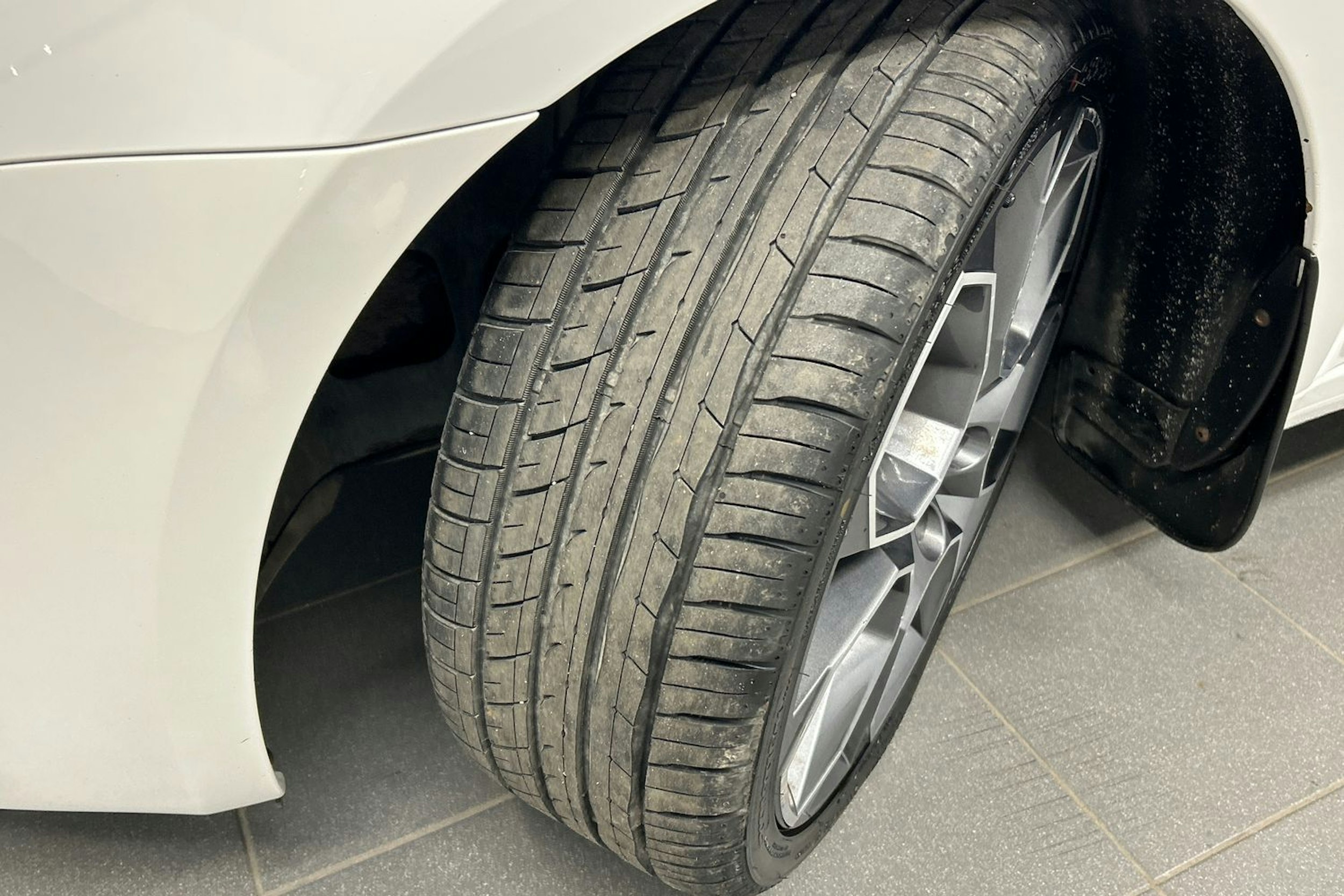 valkoinen Skoda Octavia 2015 kuva 13.