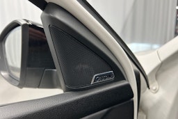 valkoinen Skoda Octavia 2015 kuva 19.