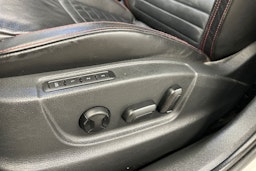 valkoinen Skoda Octavia 2015 kuva 20.