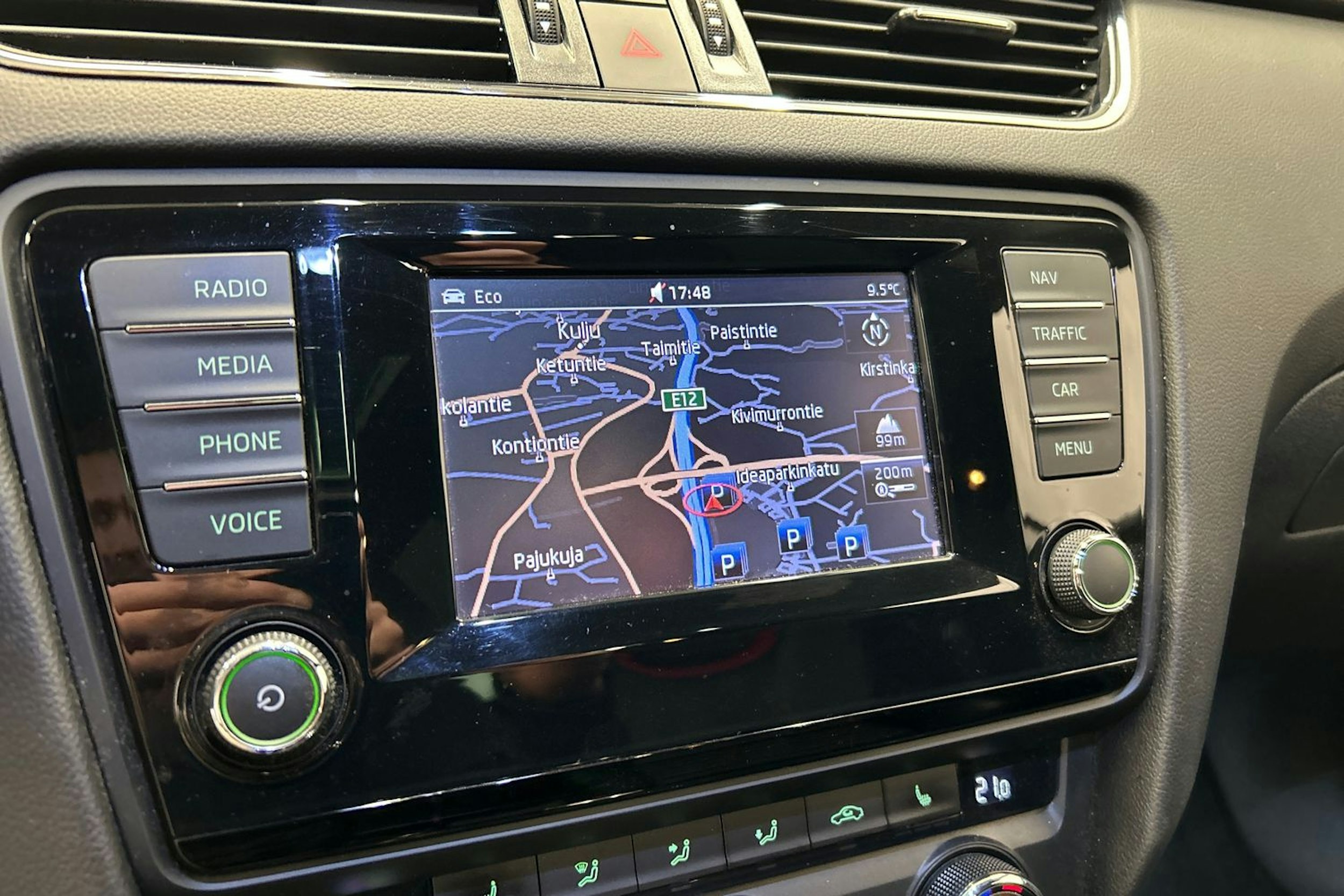 valkoinen Skoda Octavia 2015 kuva 24.